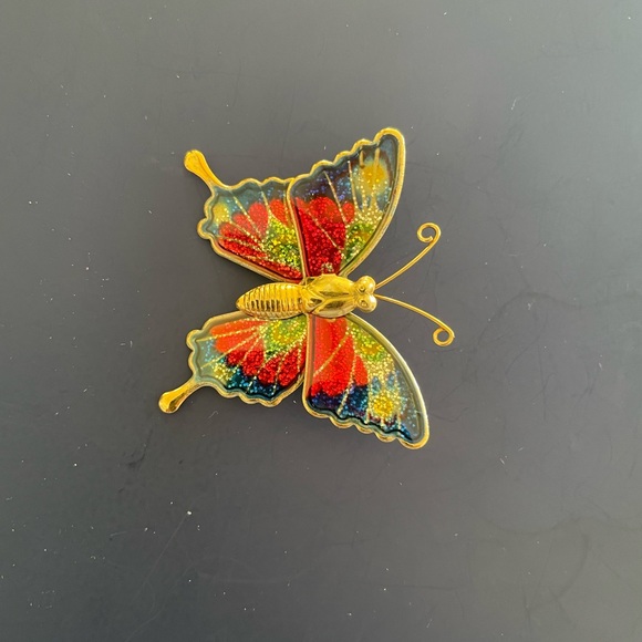 Beautiful Butterfly Pin, MINT Condition! - Picture 3 of 3